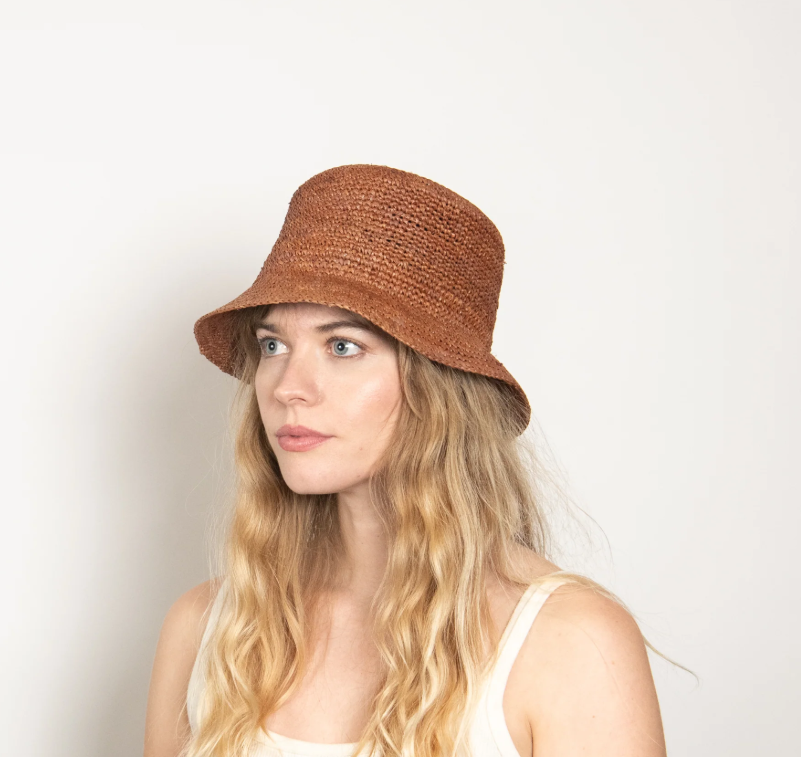 Aden Raffia Bucket Hat in Chocolate